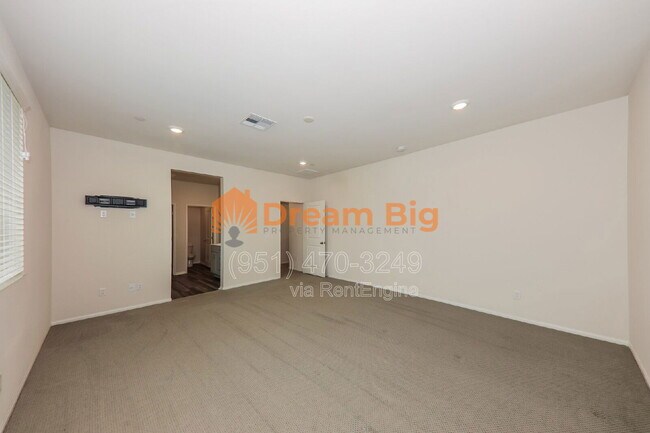 Building Photo - 24712 Hudson St