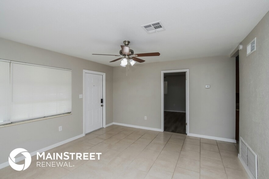 Building Photo - 1607 Albert Dr