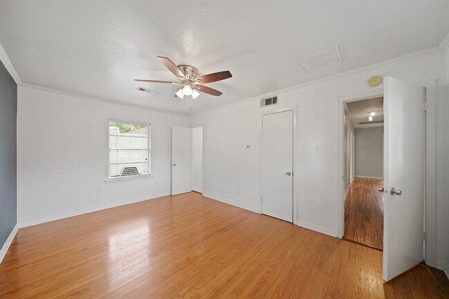 Building Photo - 10602 Willowisp Dr