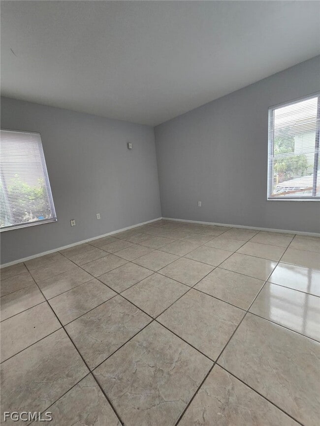 Building Photo - 1830 Maravilla Ave