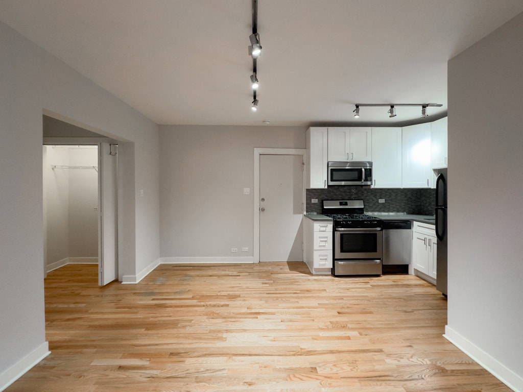 Building Photo - 2424 N Kedzie Blvd