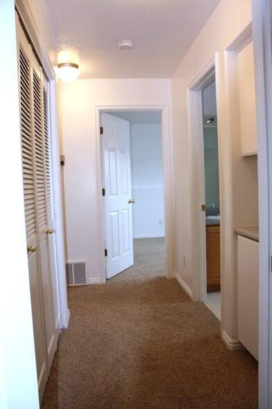 Building Photo - 370 E 1420 S
