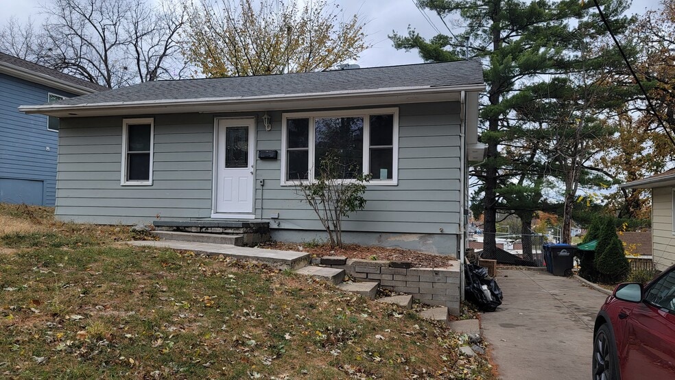 Building Photo - 9 Hillside Ave