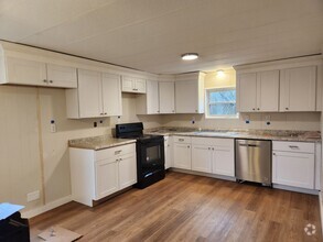 Building Photo - Fully renovated 3 bedroom 2 bath DoubleWid...