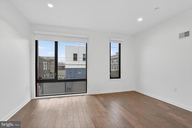 Building Photo - 3336 Salmon St