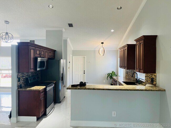 Building Photo - 12623 SW 8th Ct