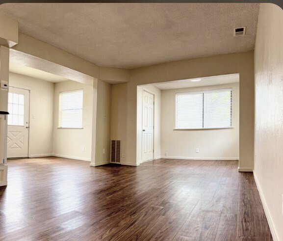Building Photo - 1579 Hooker St