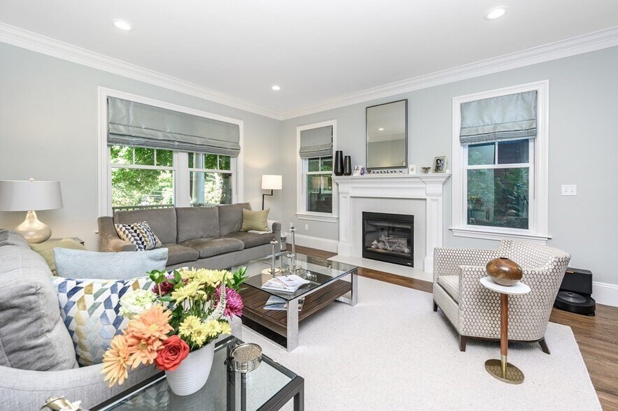 Building Photo - 56 Waverley Ave