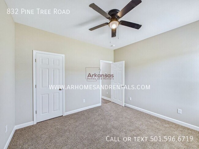 Building Photo - 832 Pine Tree Rd