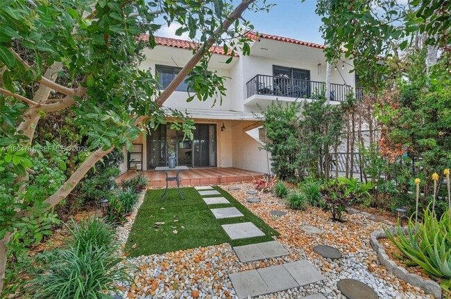 Building Photo - 1626 NE 105th St