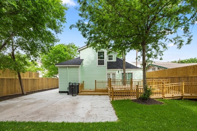 Building Photo - 6411 Illinois St