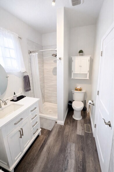 Building Photo - 722 Broadway Blvd SE