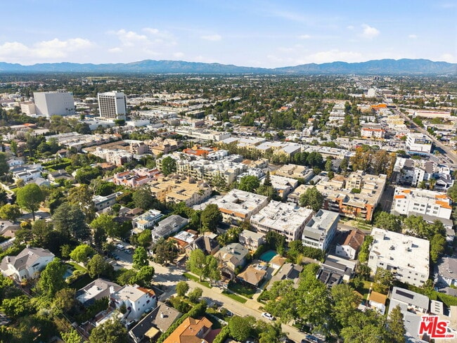 Building Photo - 14529 Greenleaf St