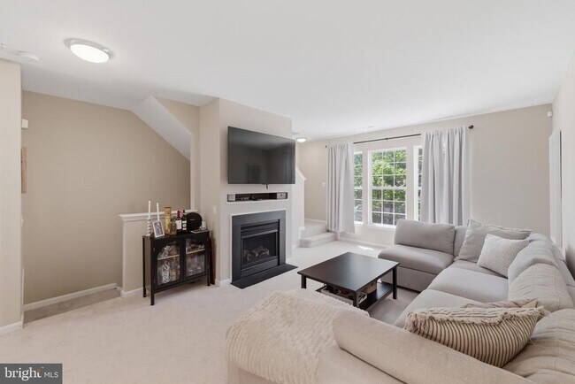 Building Photo - 23098 Fontwell Square