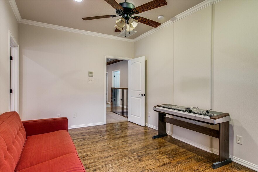 Building Photo - 1805 Castle Ct