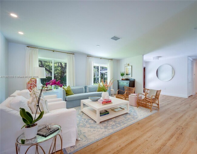 Building Photo - 11905 SW 67th Ave