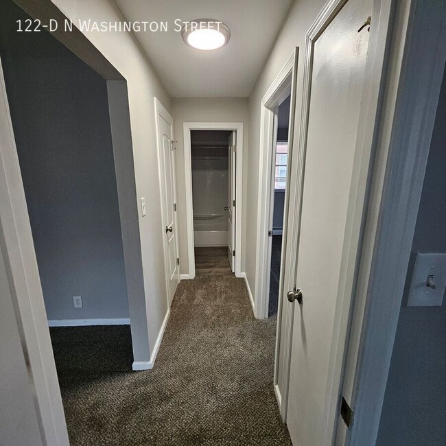 Building Photo - Updated 2 Bedroom in the Heart of Delaware