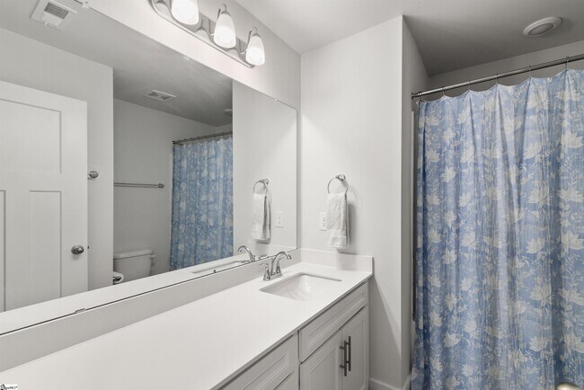 Building Photo - 127 Shallons Dr