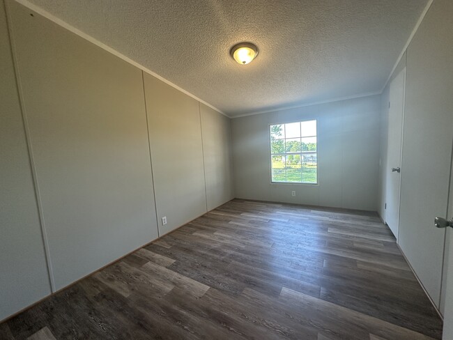 Building Photo - 796 Apple Orchard Rd