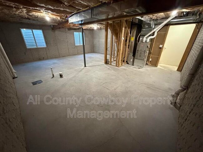 Building Photo - 6962 Wild Bill Ct