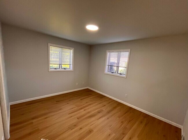 Building Photo - 236 N Fair Oaks Ave
