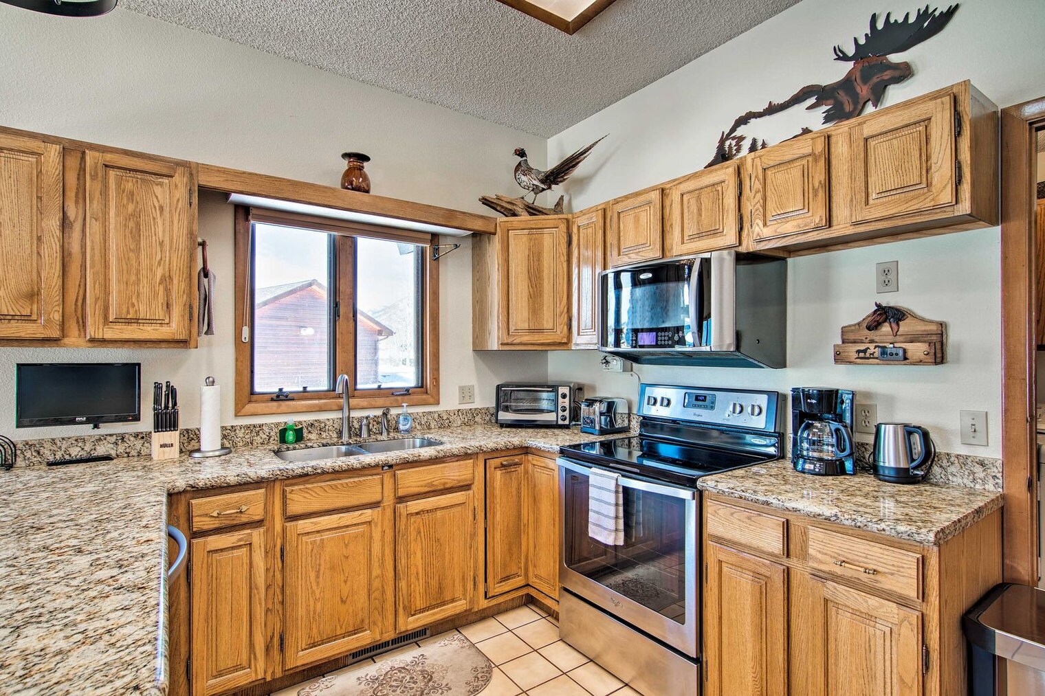 Building Photo - 1740 High Pine Dr