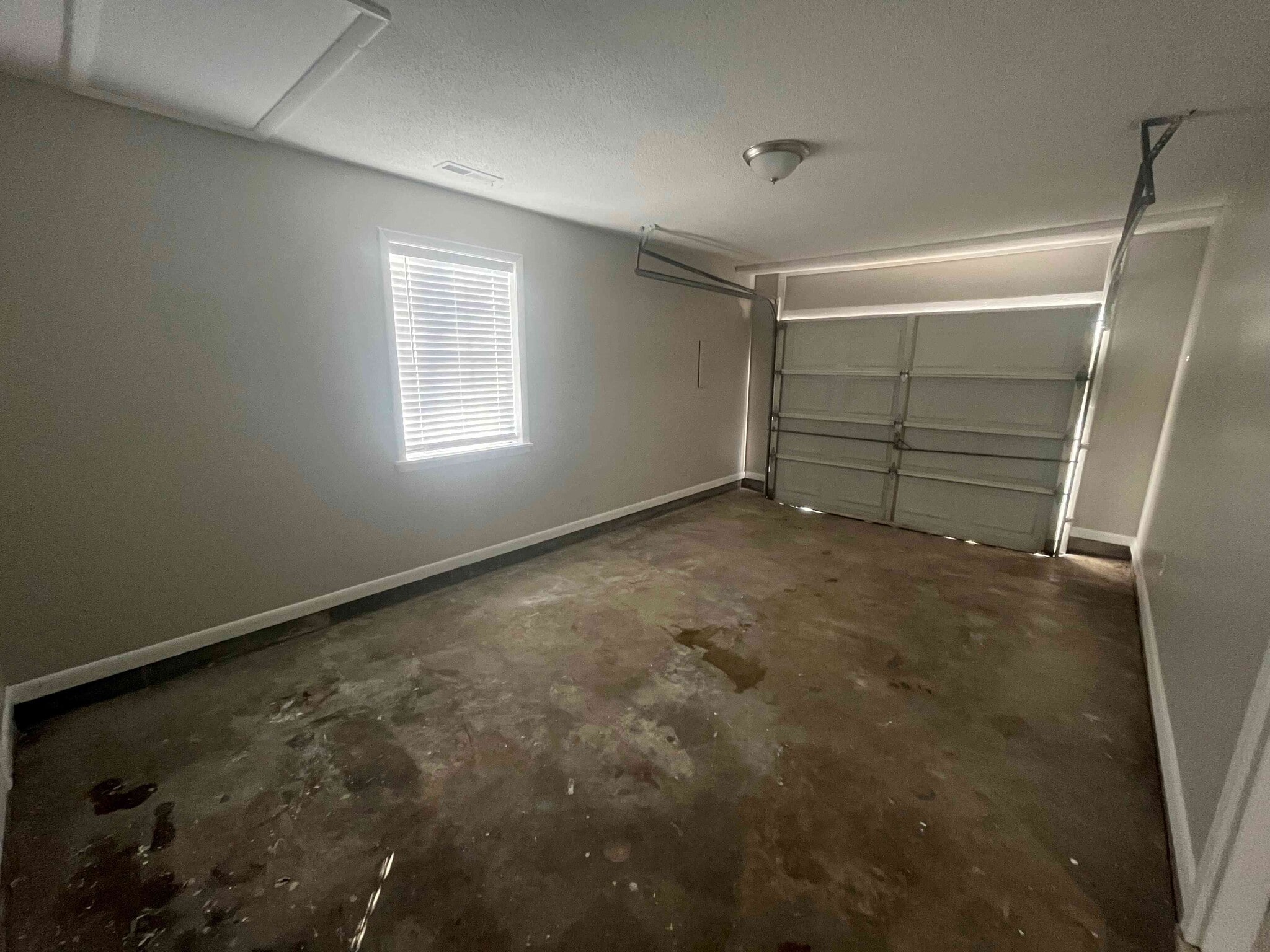 Building Photo - 512 Blaine Dr SW