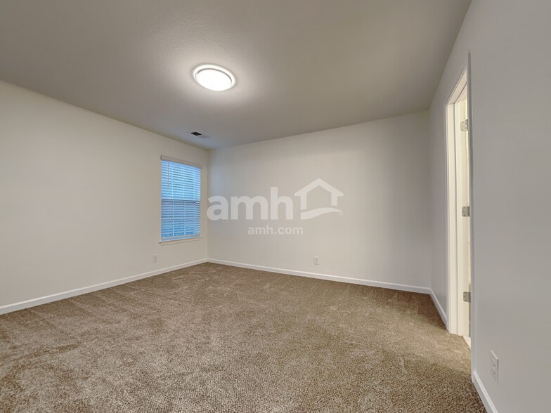 Building Photo - 5409 Calvert Ln