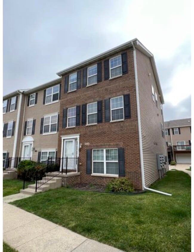 Building Photo - 4536 NE McDougal Ln