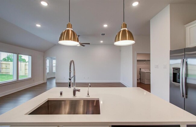 Building Photo - 8627 Pier Cove Dr
