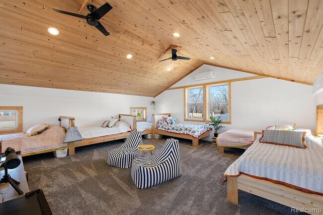 Building Photo - 222 Ackerson Lake Dr