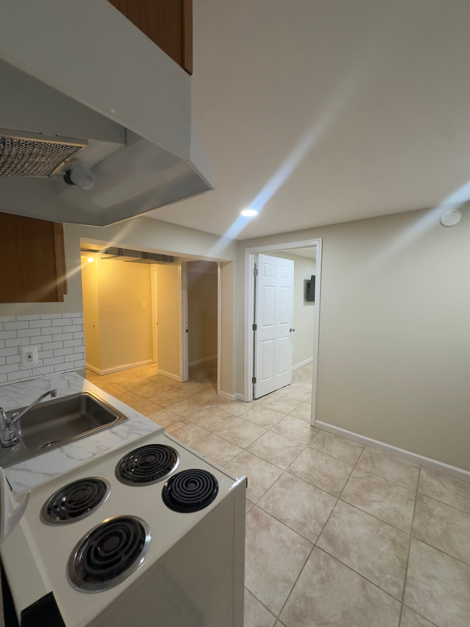 Building Photo - 8500 Magnolia Dr