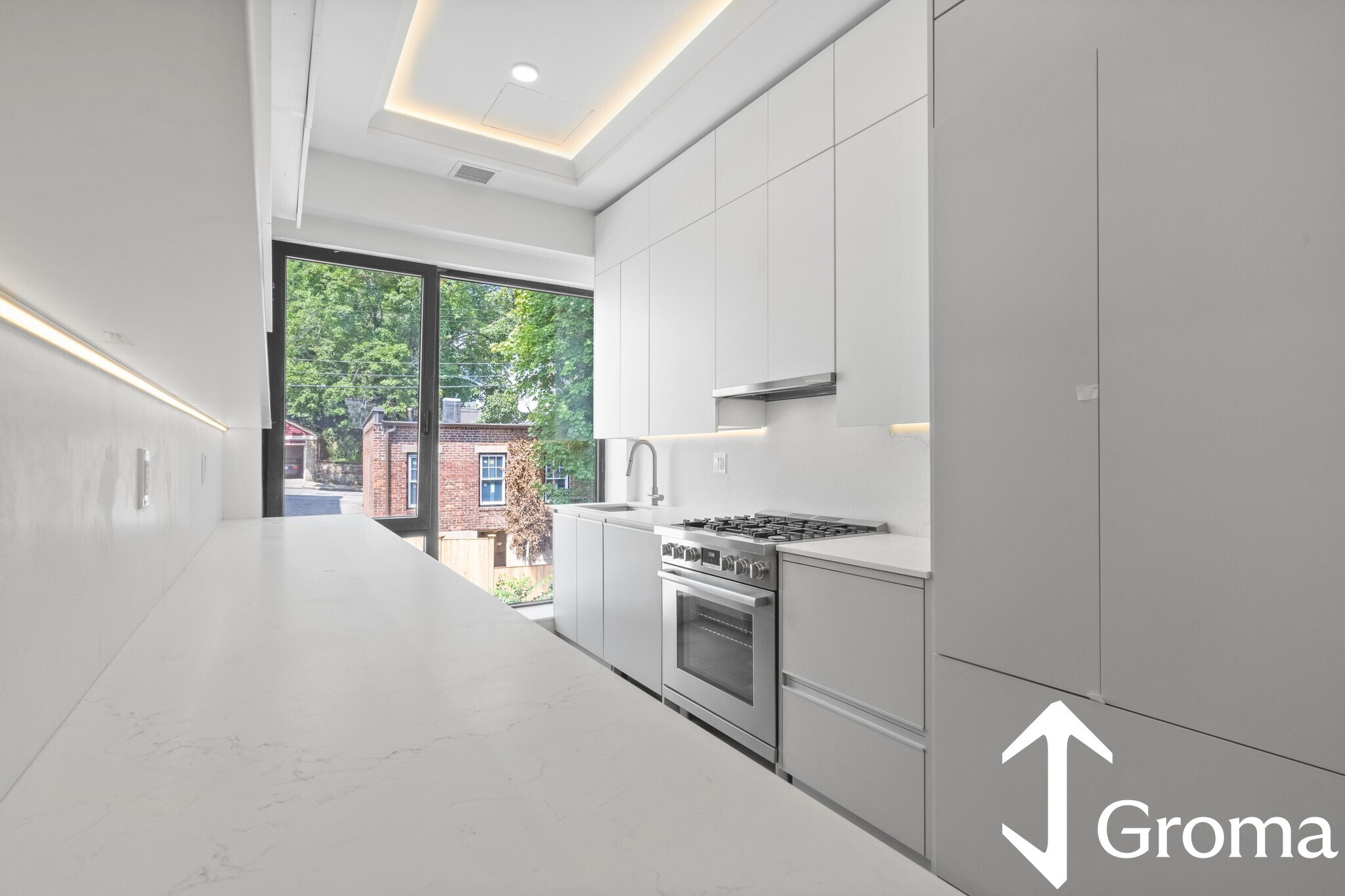 Building Photo - 1580 Beacon St