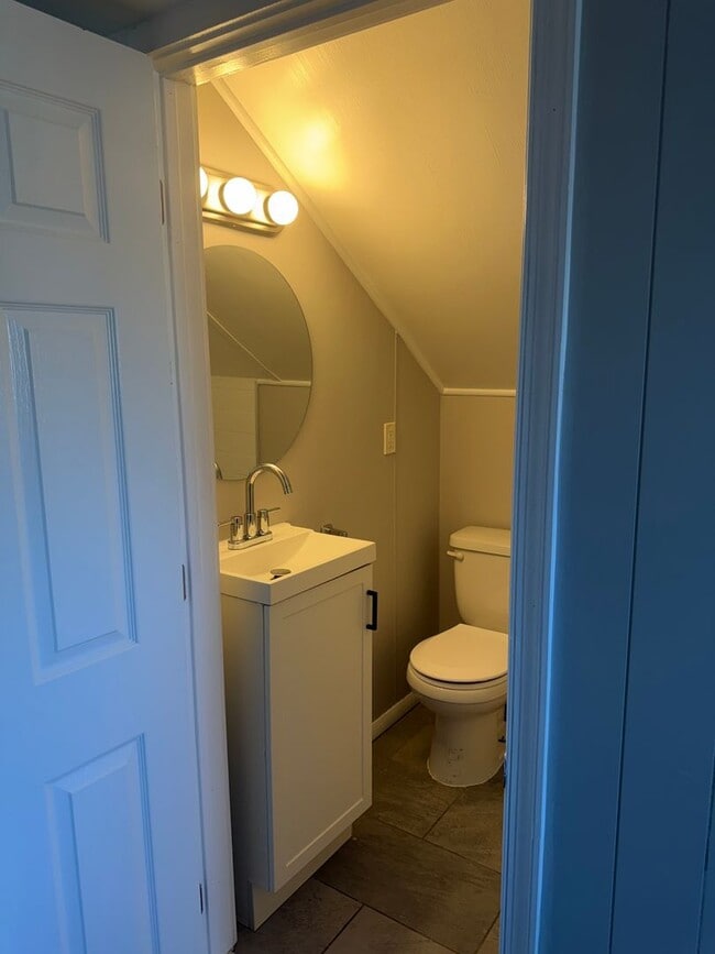 Building Photo - Newly Renovated 3 Bedroom, 2 Bath! Ready for Move-In!!!!