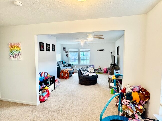 Building Photo - 13238 N Lndg Cir W