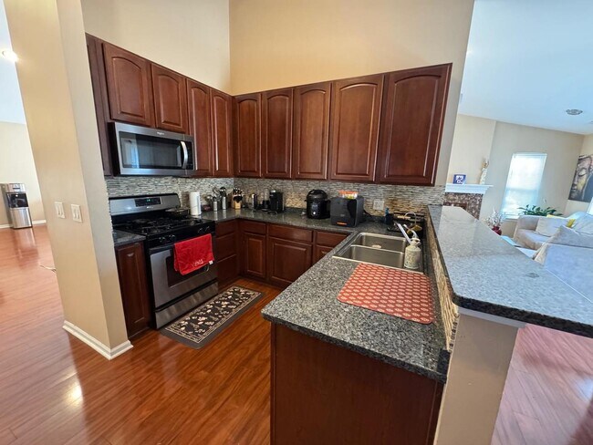 Building Photo - 587 Saddlebrook Ln
