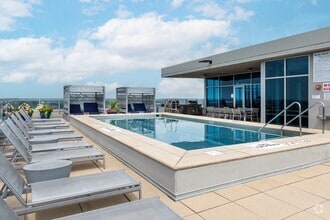 Building Photo - Two Twelve Clayton