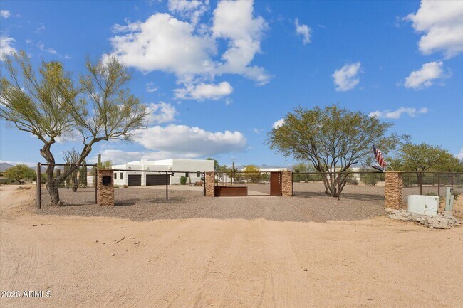 Building Photo - 14604 E Peak View Rd