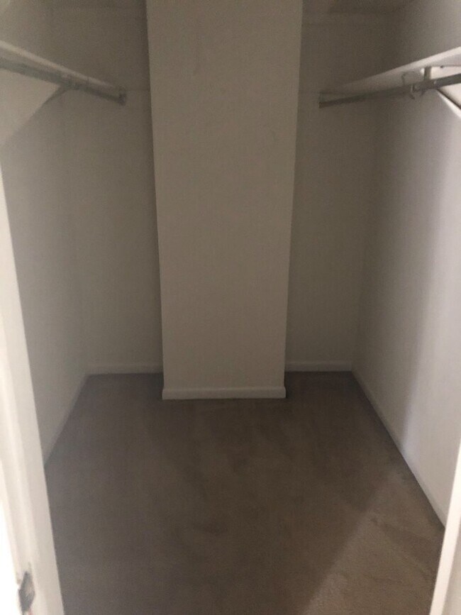 Building Photo - 1808/1810 Crescent Dr.