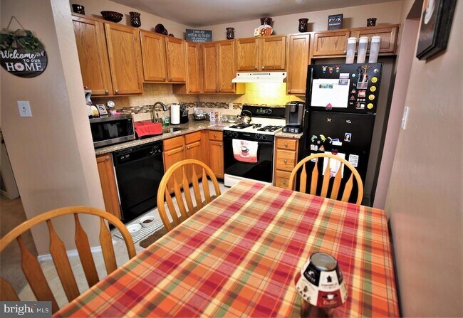 Building Photo - 1303 Blossom Cir