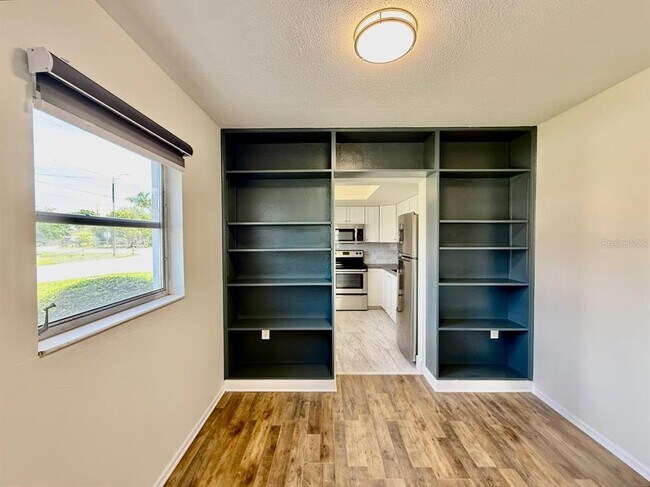 Building Photo - 3460 32nd Ave N