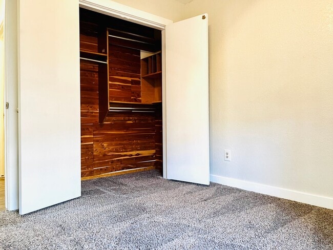 Building Photo - Beautiful 3BD 2BA Corner-Lot Home Located ...