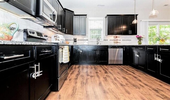 Building Photo - 2560 McNeil Circle ~ Haymount