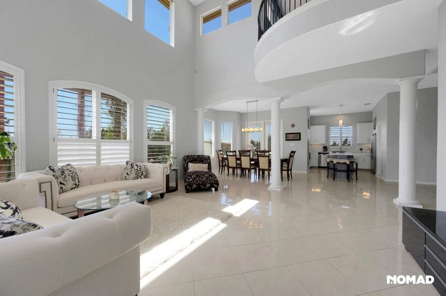Building Photo - 1015 La Cantera