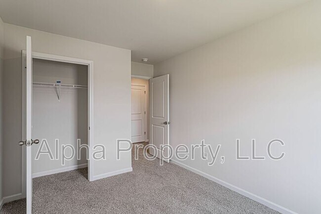 Building Photo - 766 Embark Cir