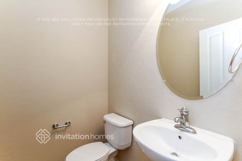 Building Photo - 2425 Rue Royale St