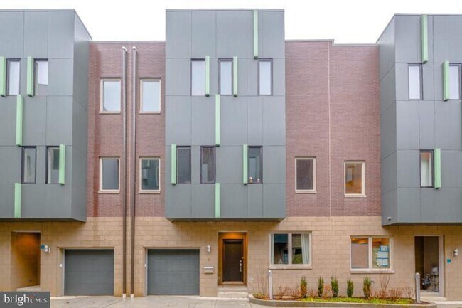 Building Photo - 826 N 3rd St