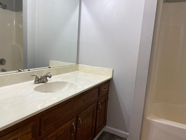 Building Photo - 51 Chatwood Cv