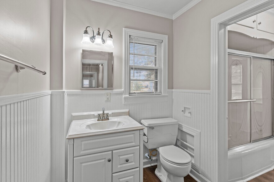 Building Photo - 110 Byrd St