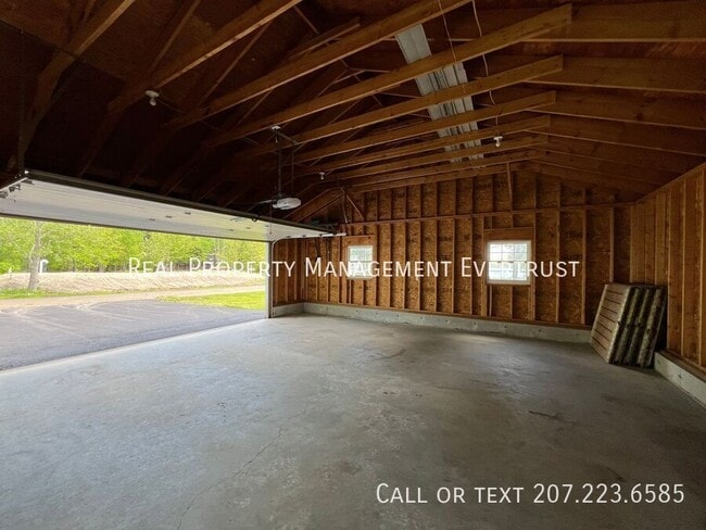 Building Photo - 80 Vista Dr